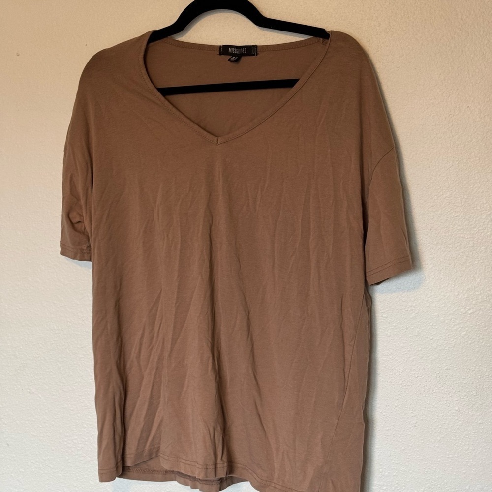 Missguided + Tan V-Neck Short Sleeve Tee